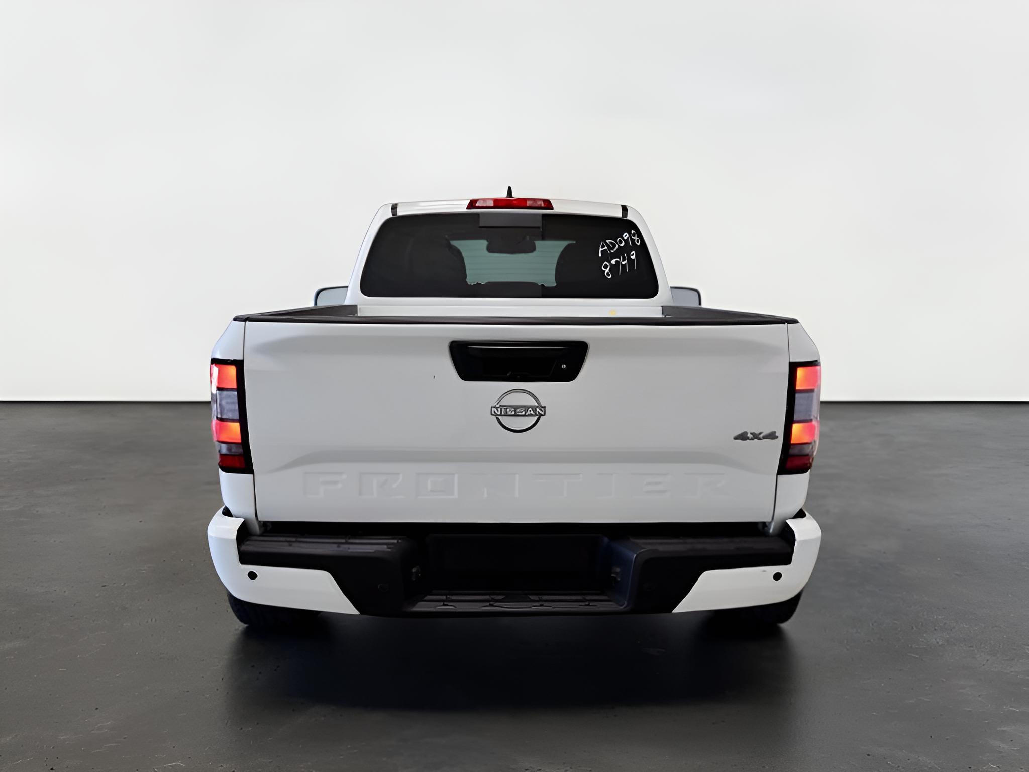 2027 Nissan Frontier SV
