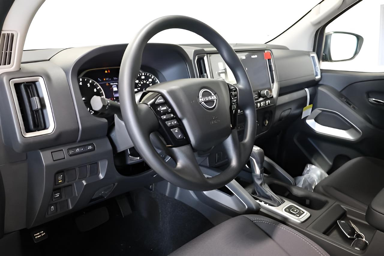 2027 Nissan Frontier SV