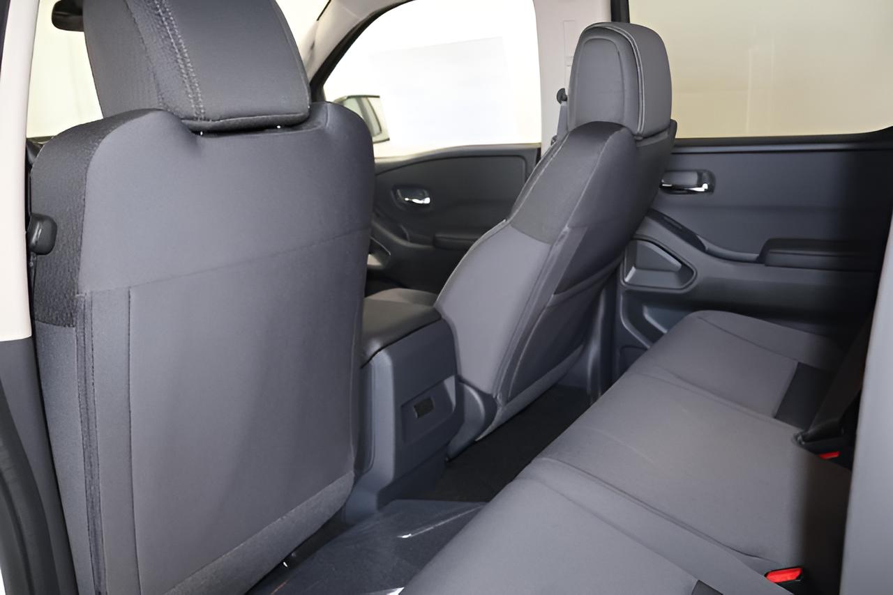 2027 Nissan Frontier SV