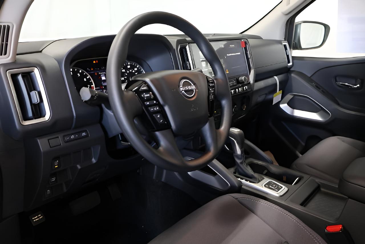 2027 Nissan Frontier SV