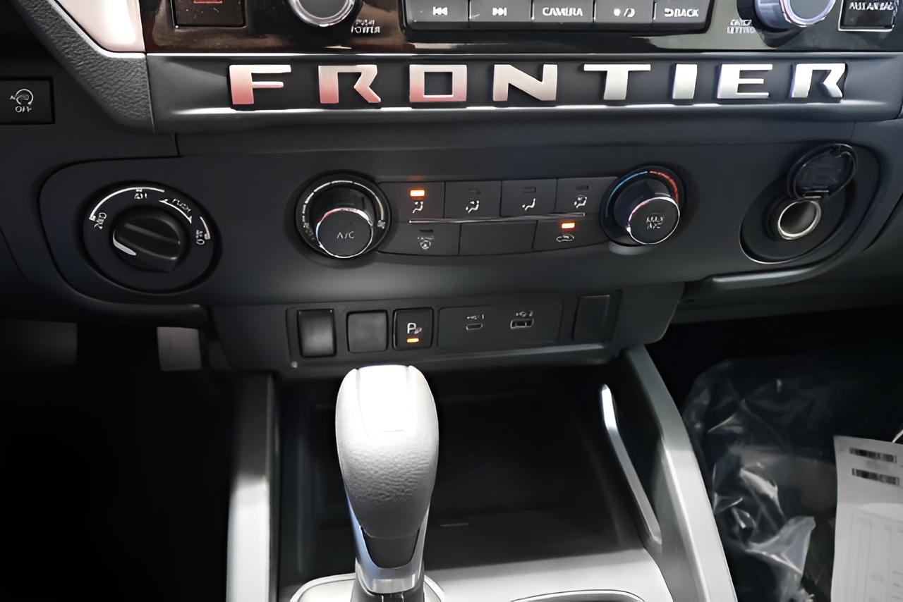 2027 Nissan Frontier SV