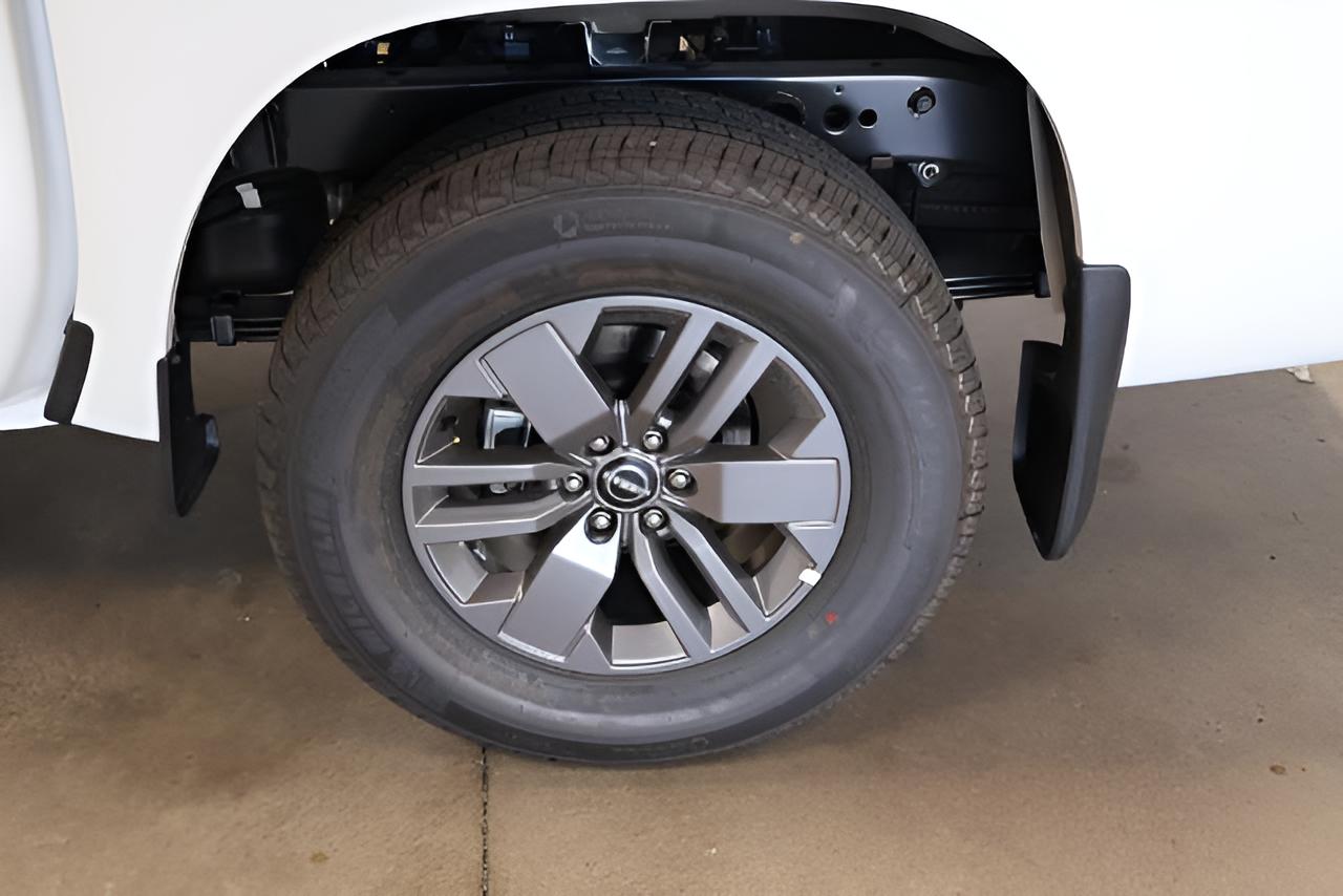 2027 Nissan Frontier SV