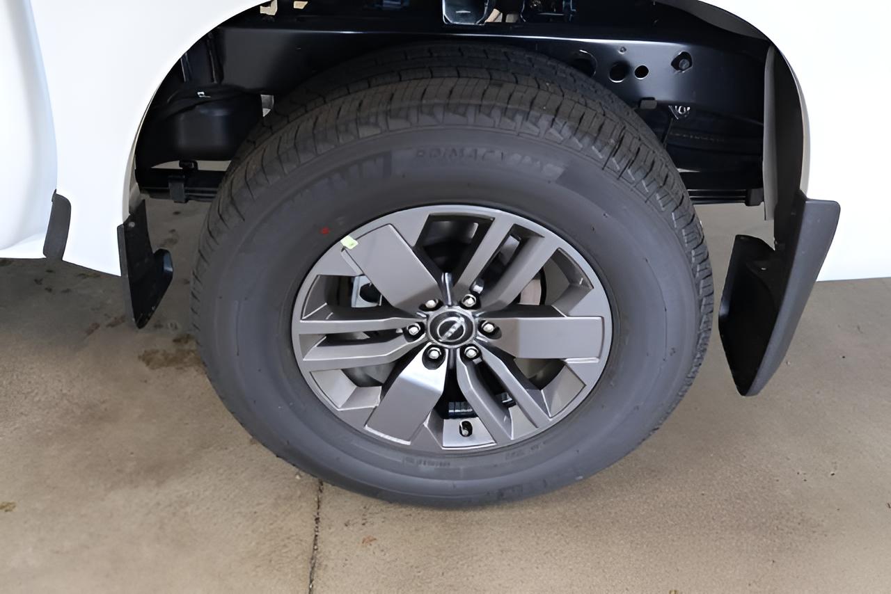 2027 Nissan Frontier SV