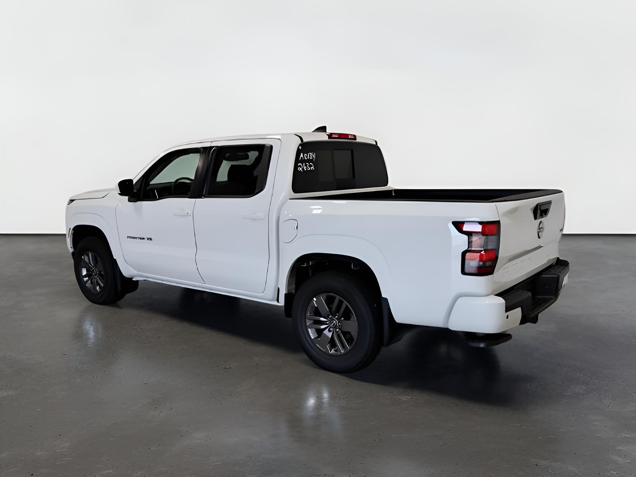 2027 Nissan Frontier SV