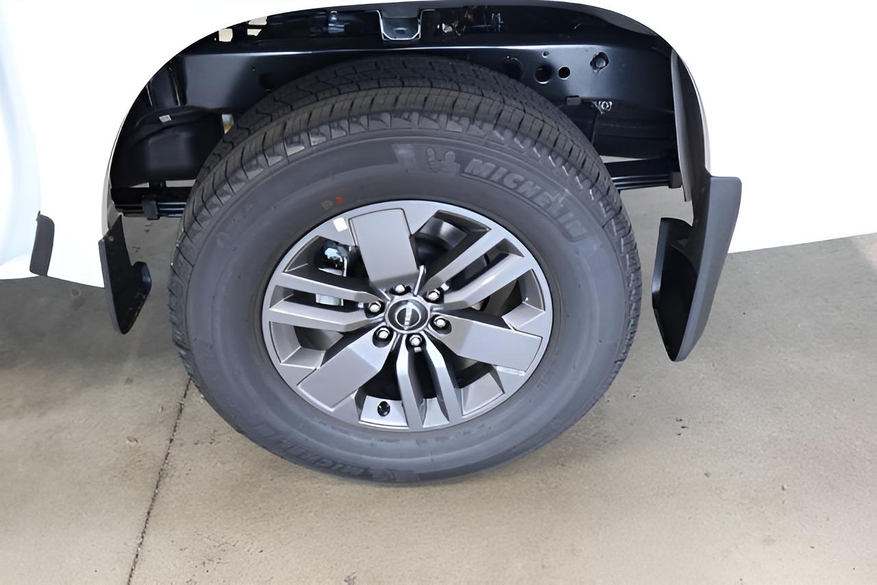 2027 Nissan Frontier SV