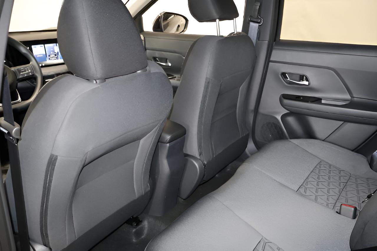 2027 Nissan Kicks SV