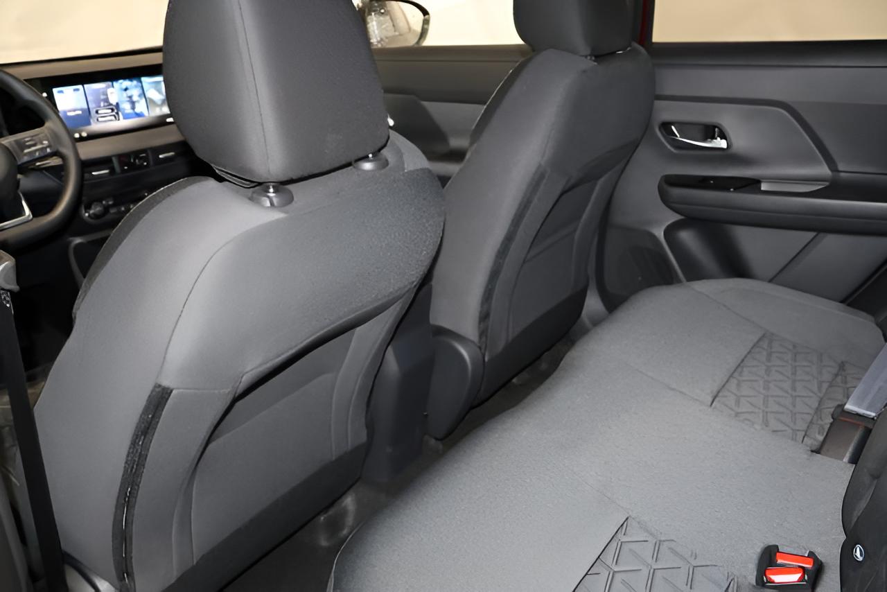 2027 Nissan Kicks SV