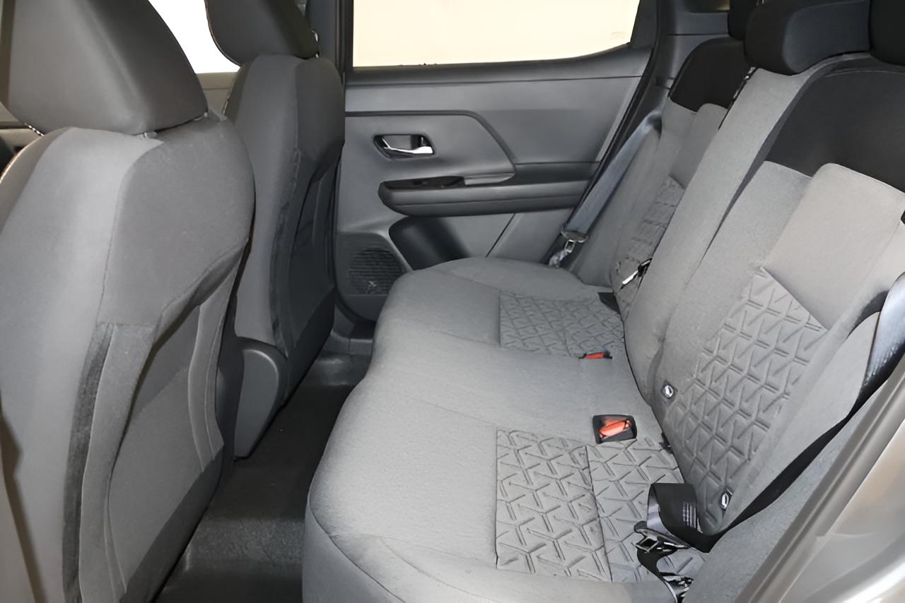 2027 Nissan Kicks SV