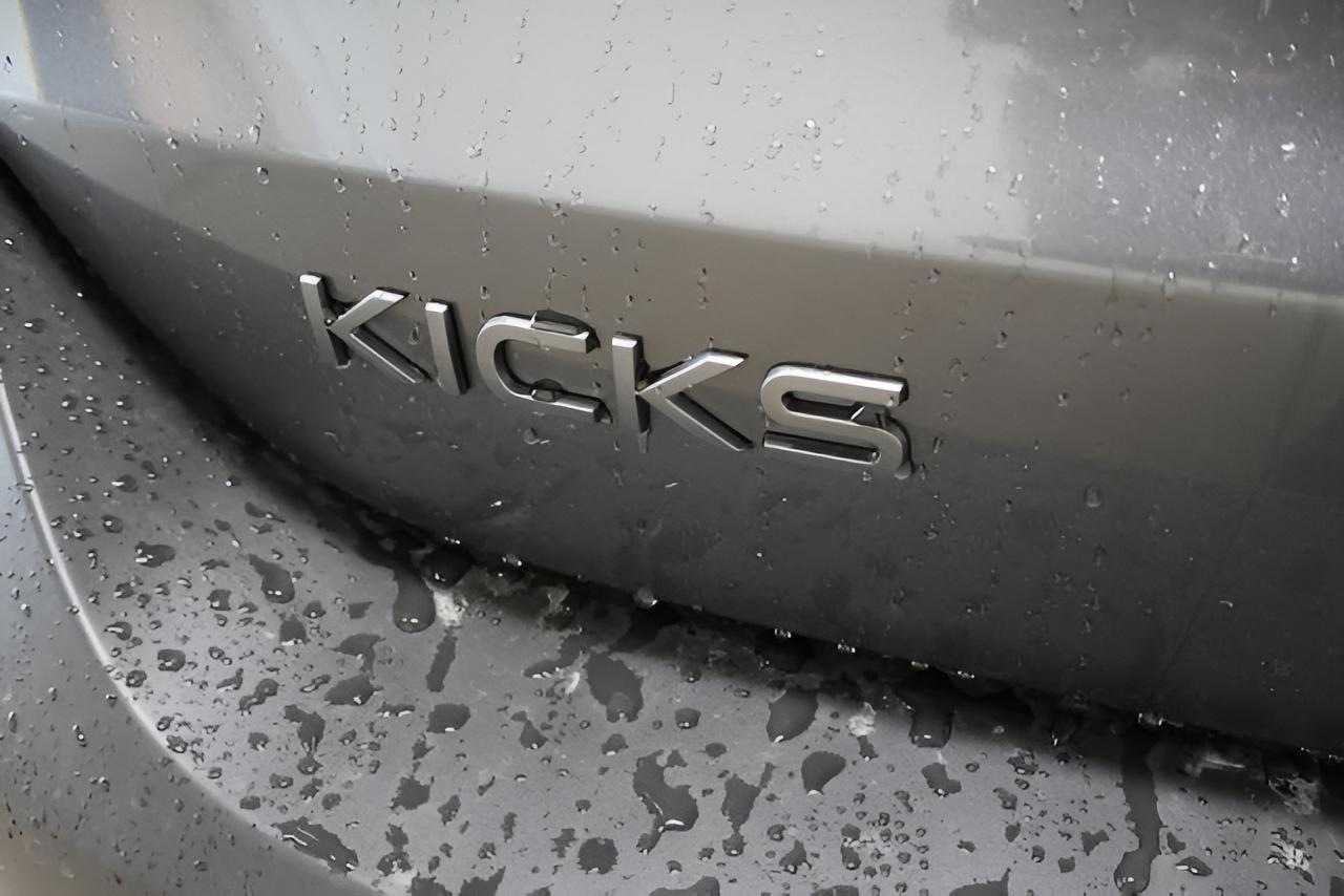 2027 Nissan Kicks SV