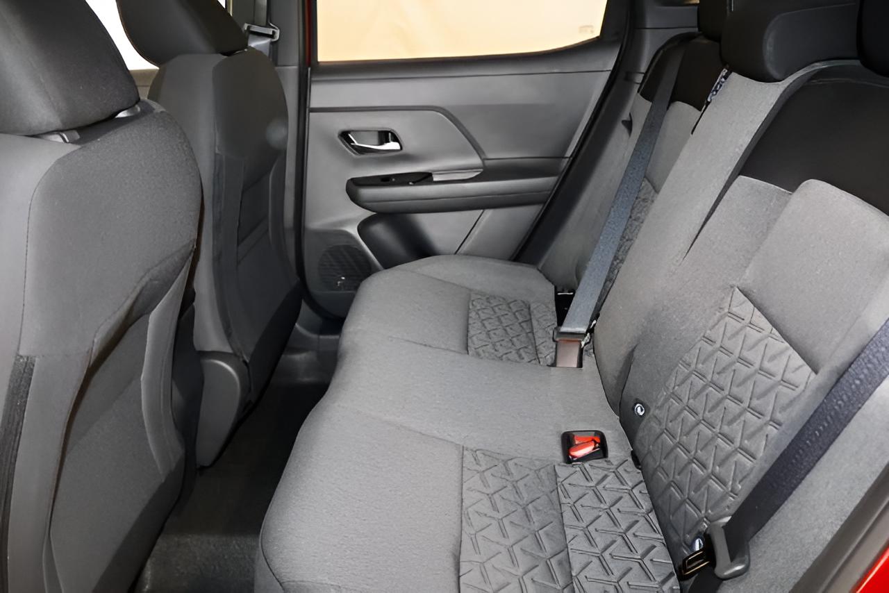 2027 Nissan Kicks SV
