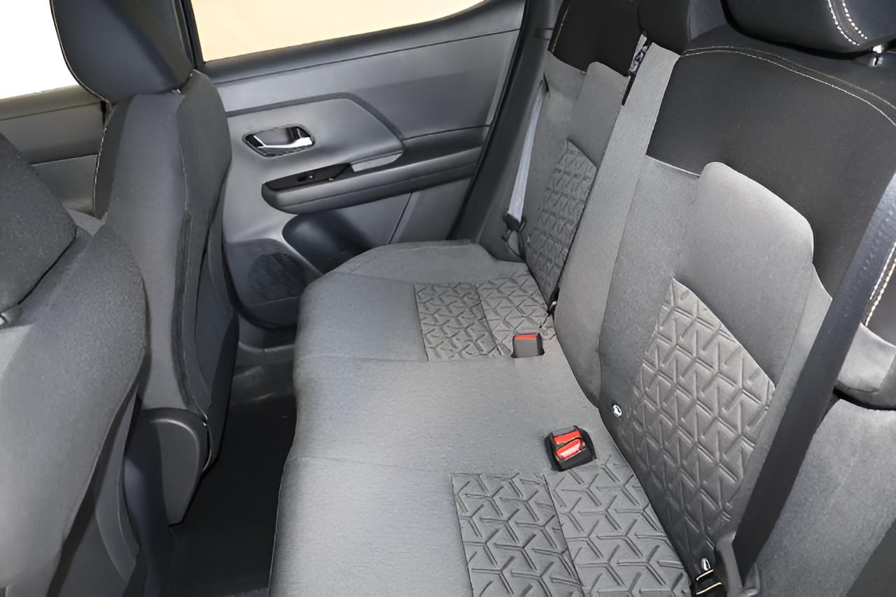 2027 Nissan Kicks SV