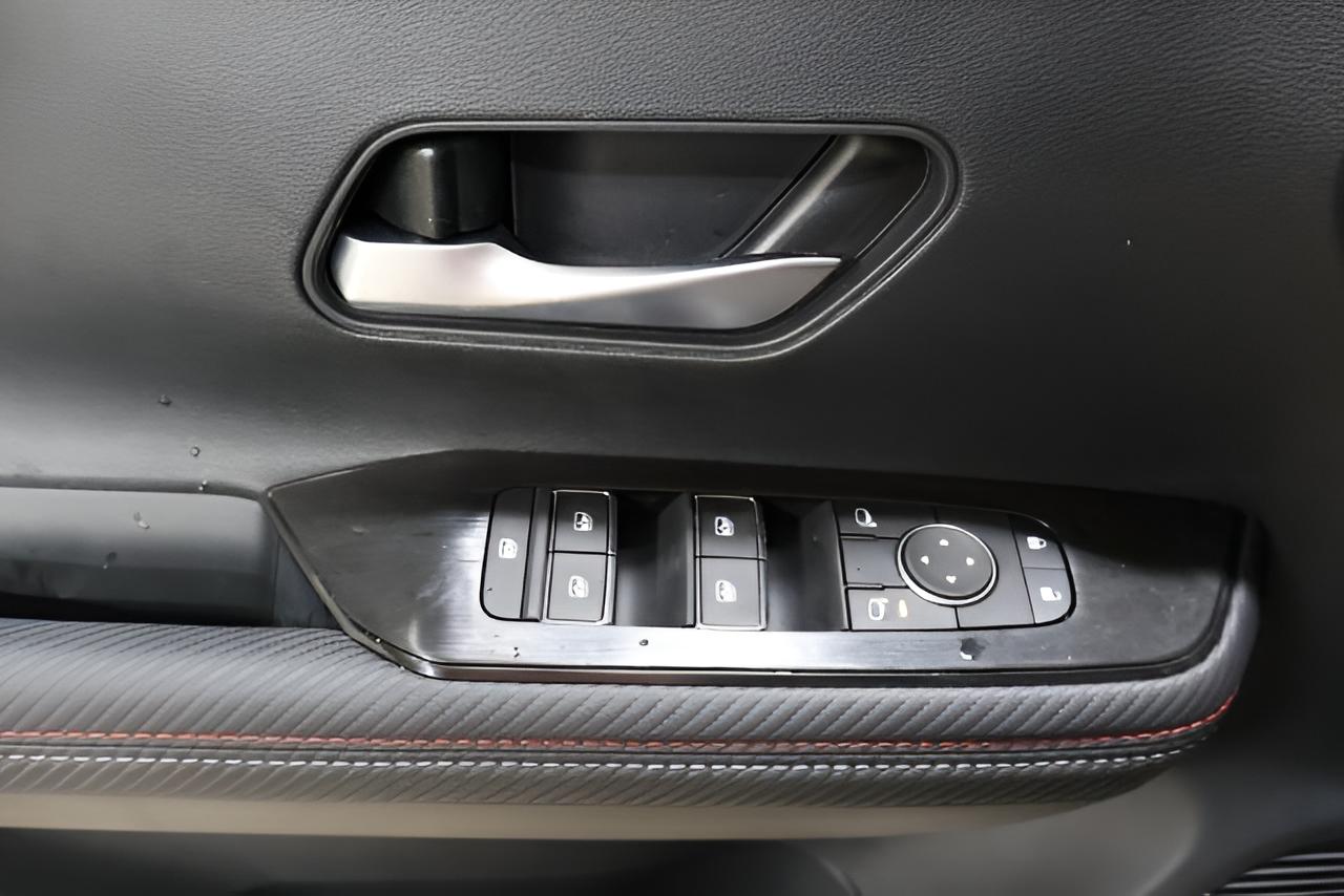 2026 Nissan KICKS SR AWD - Photo 8