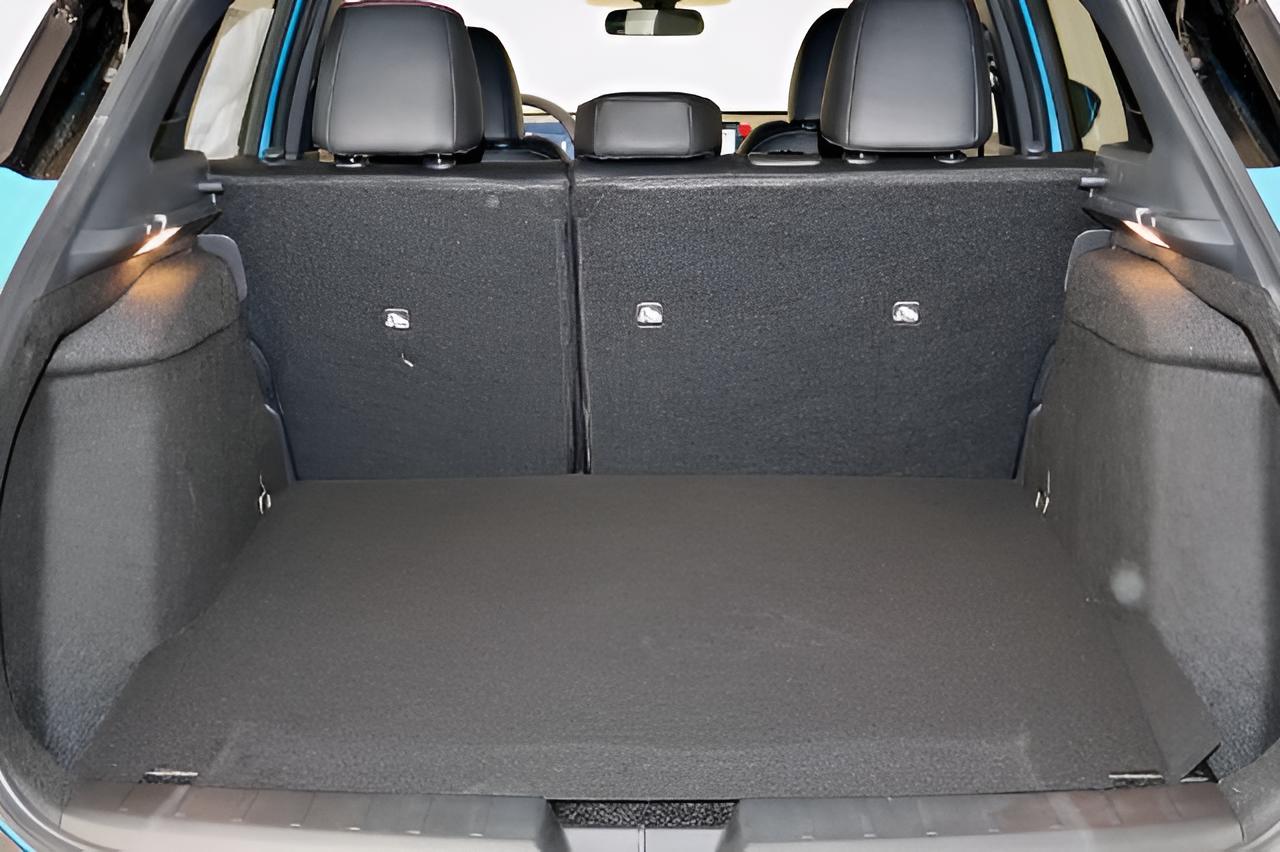 2027 Nissan Kicks SR
