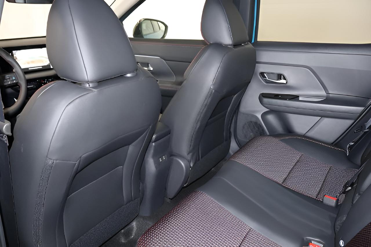 2027 Nissan Kicks SR