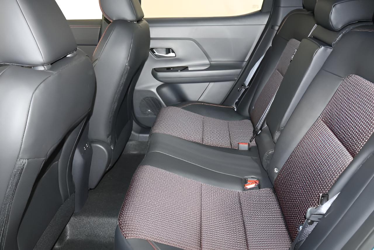2027 Nissan Kicks SR