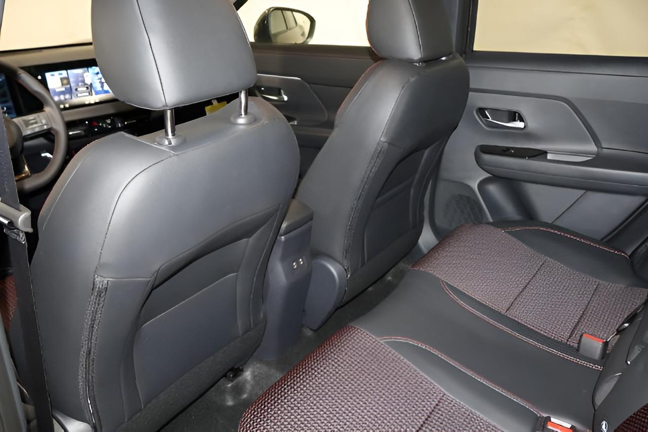 2026 Nissan KICKS SR AWD - Photo 10
