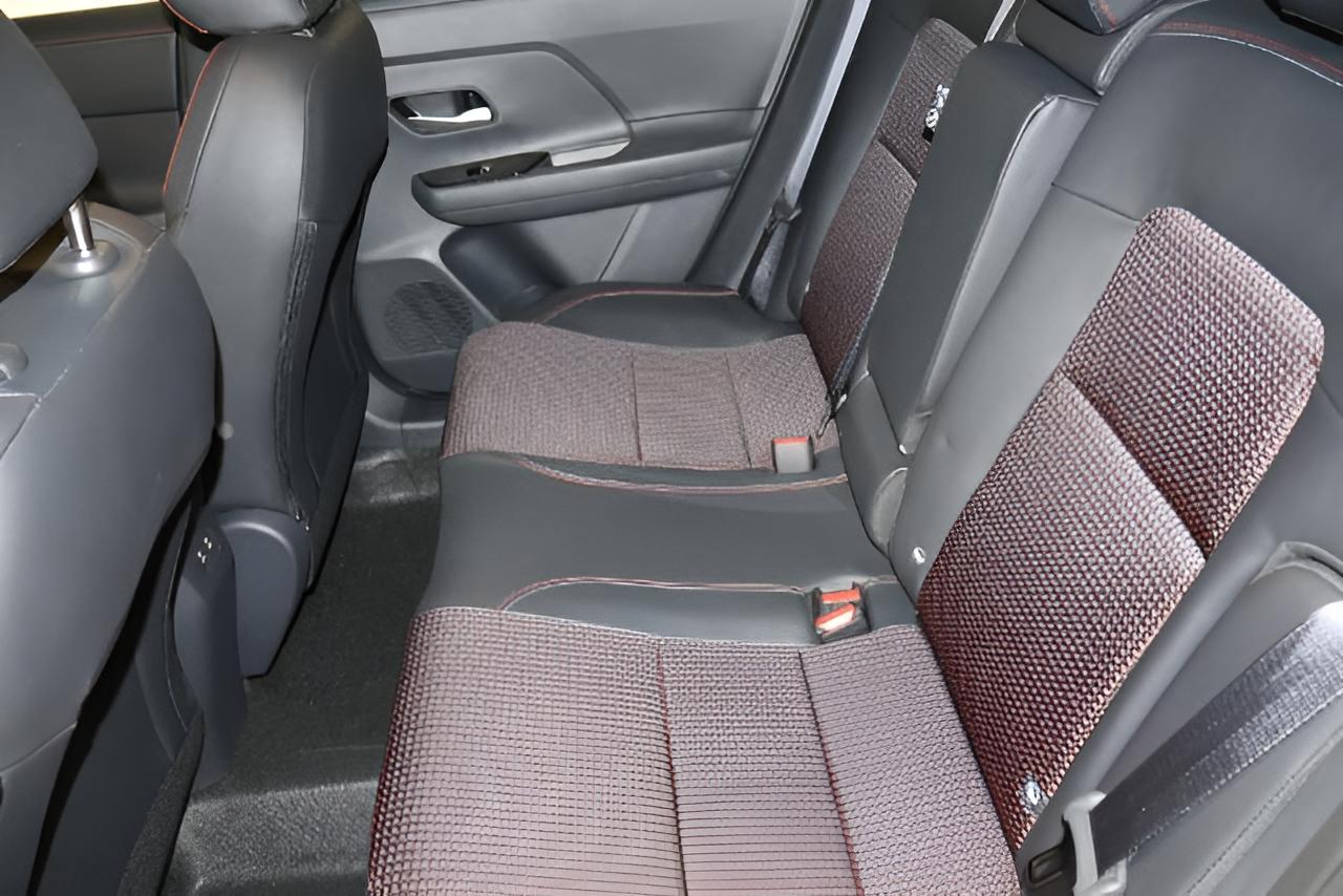 2026 Nissan KICKS SR AWD - Photo 11