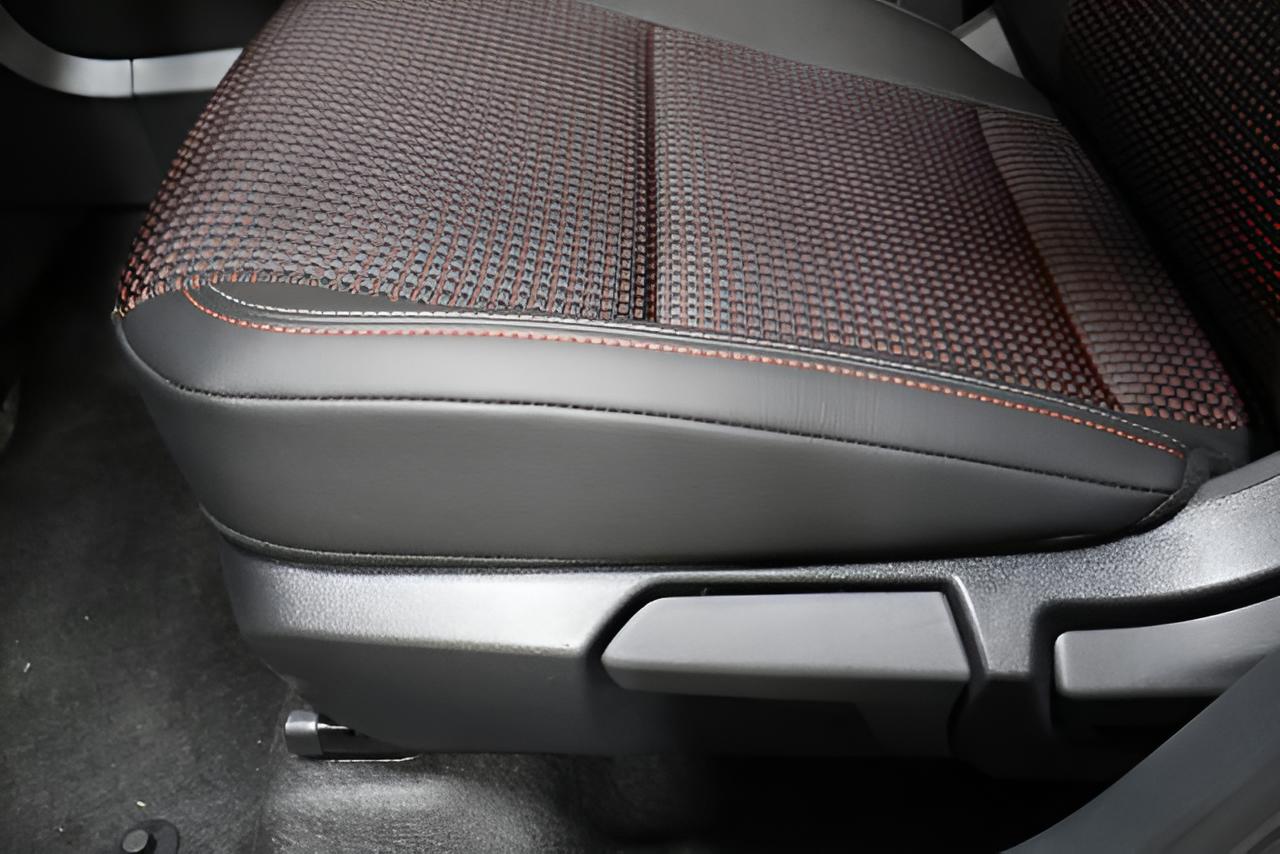 2026 Nissan KICKS SR AWD - Photo 9