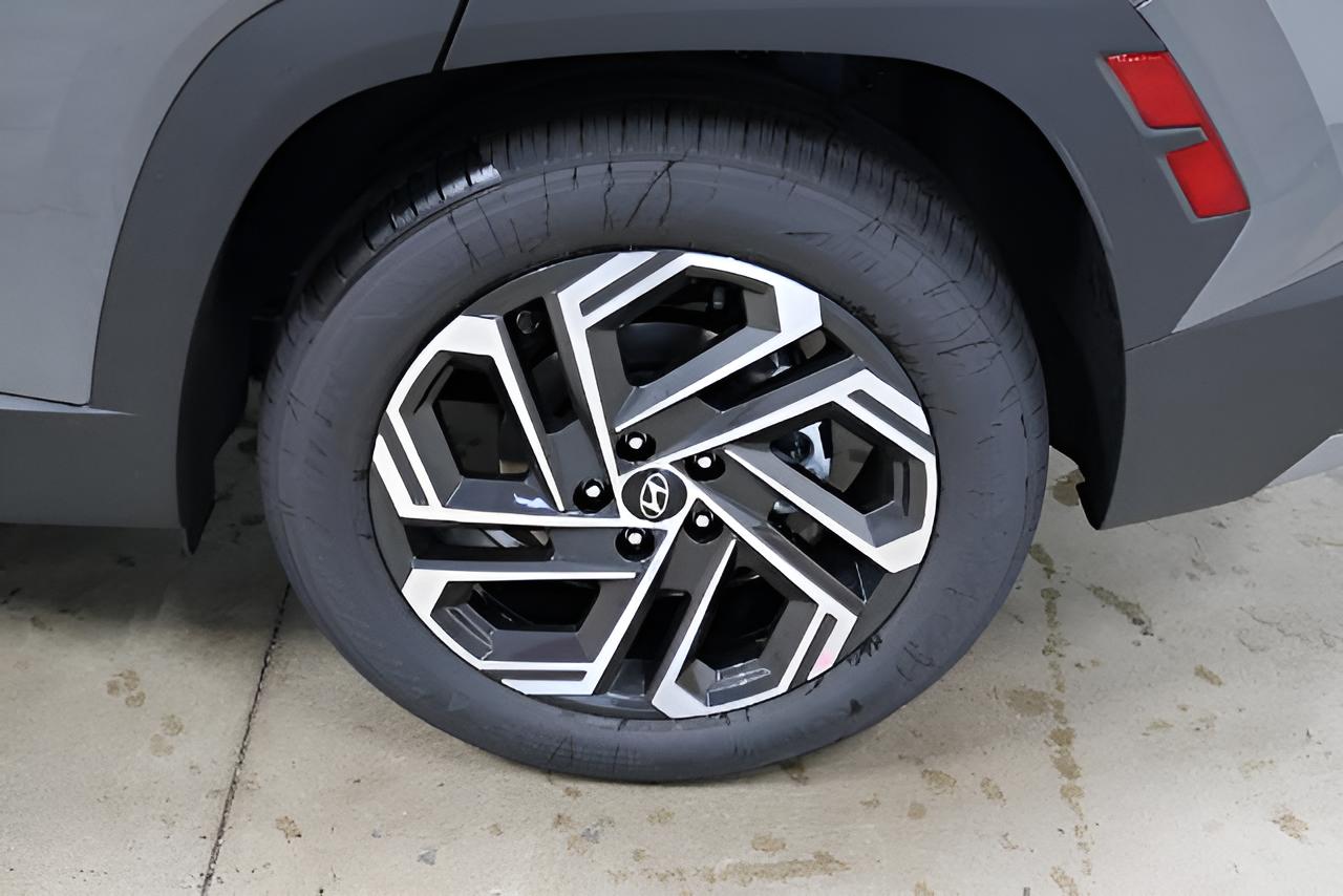 2026 Hyundai TUCSON SEL Plus FWD
