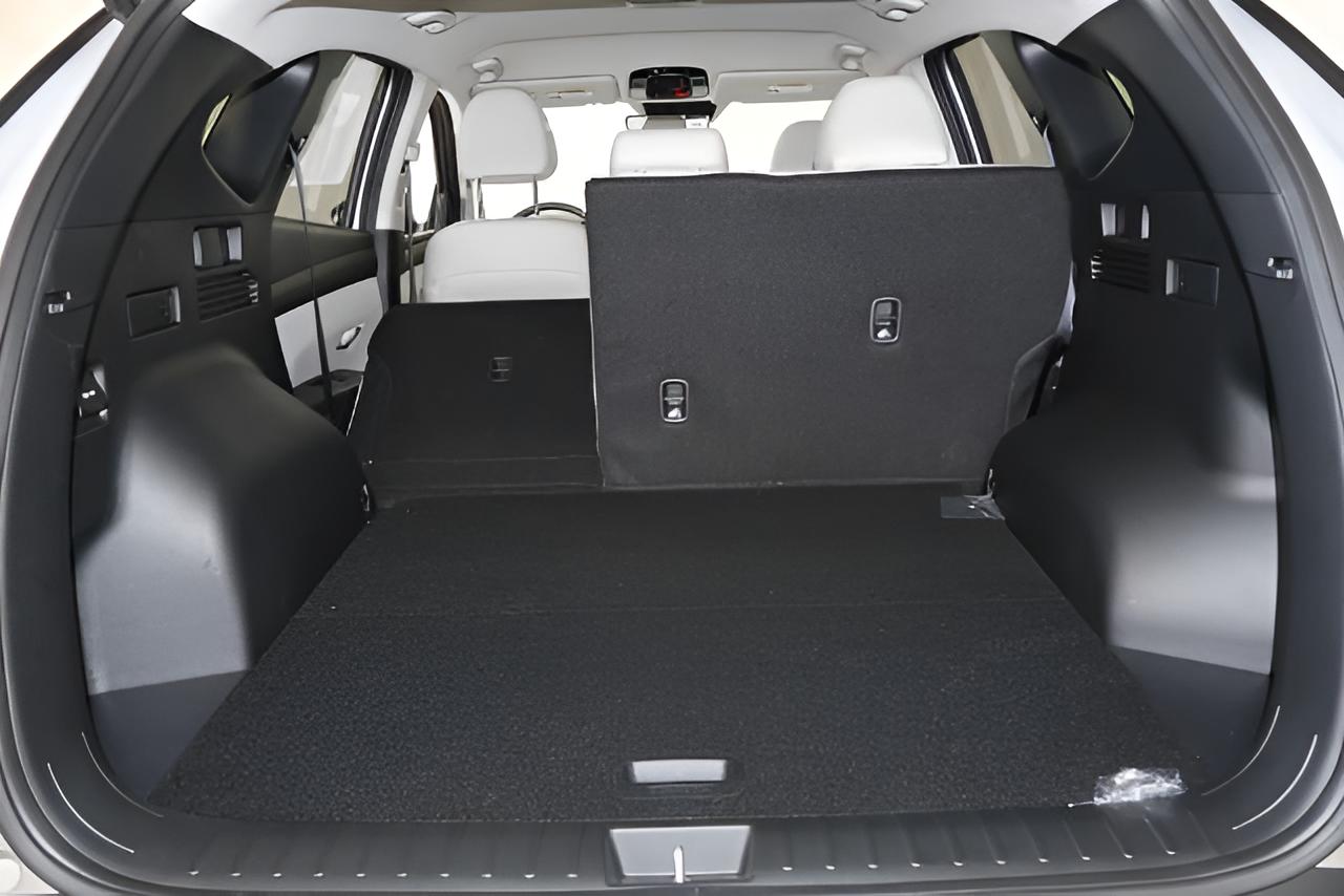 2026 Hyundai TUCSON SEL Plus AWD