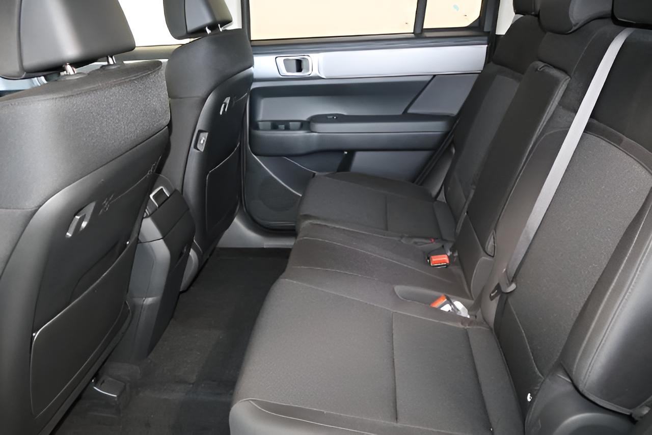 2027 Hyundai SANTA FE SE FWD