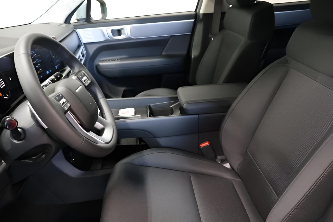 2027 Hyundai SANTA FE SE FWD