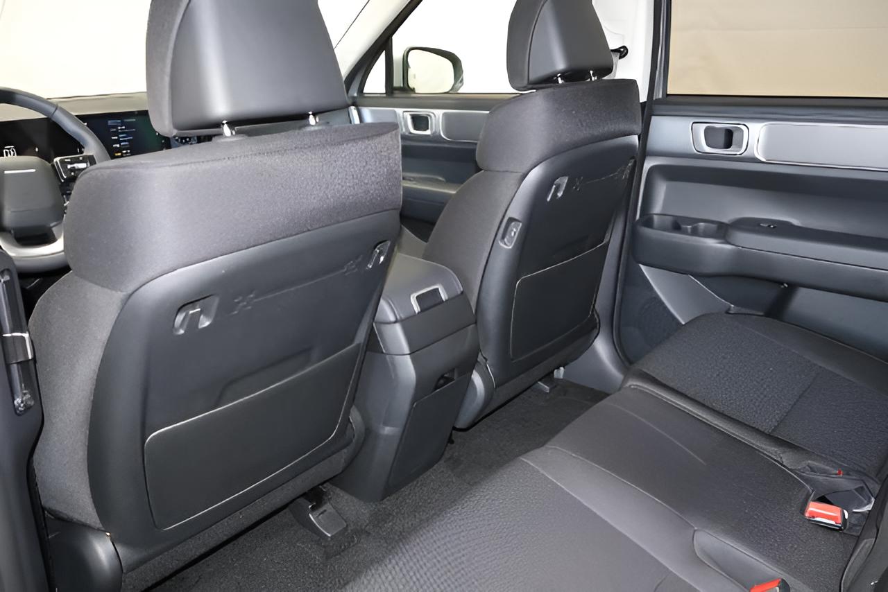 2027 Hyundai SANTA FE SE FWD