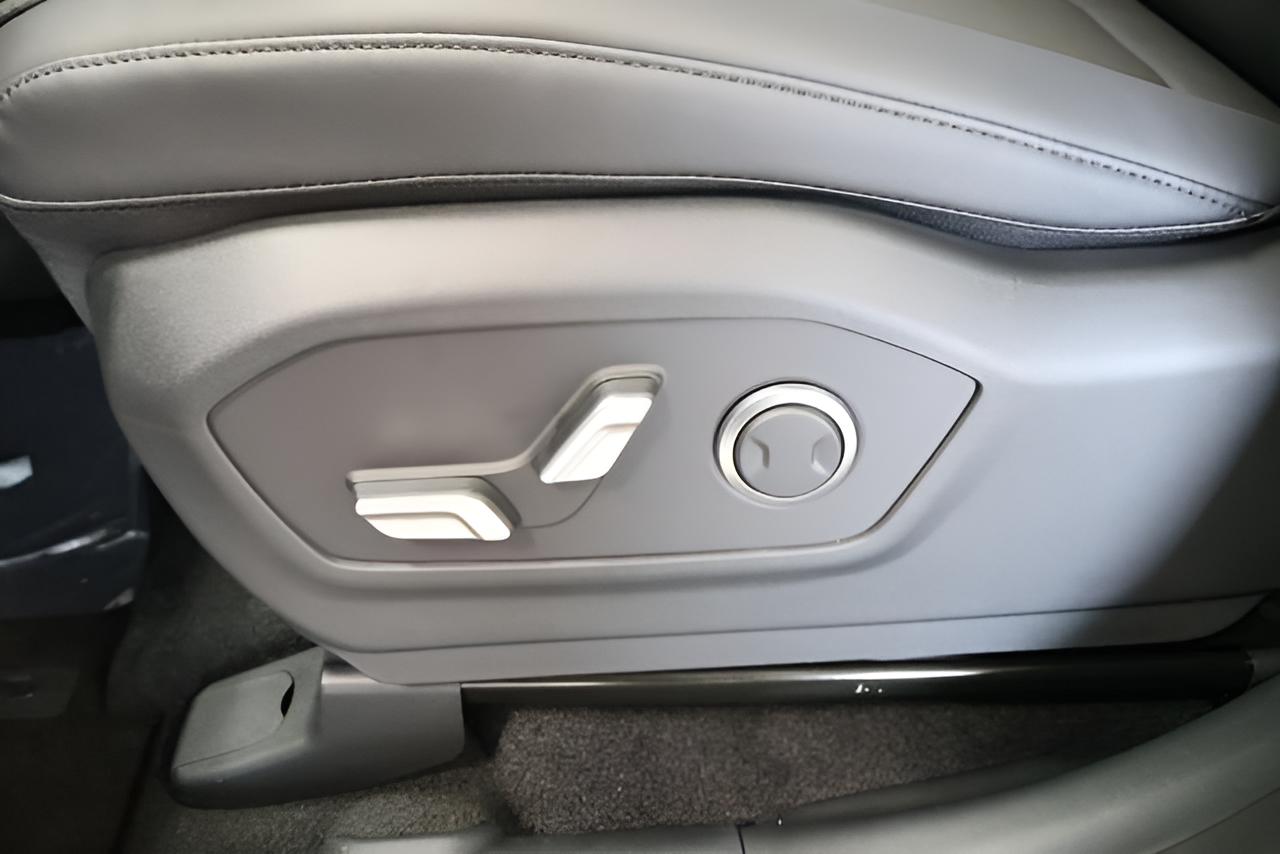 2027 Hyundai SANTA FE HYBRID SEL AWD