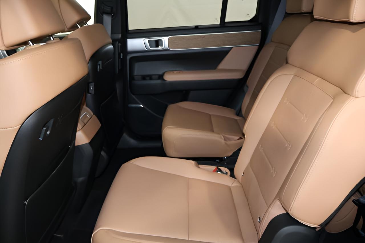 2027 Hyundai SANTA FE HYBRID Limited 6P AWD