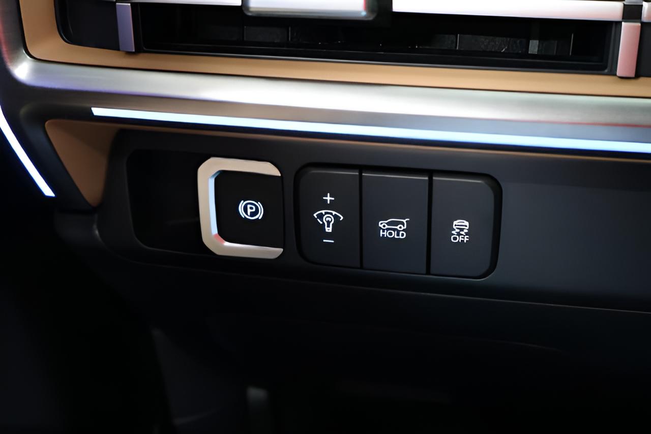 2027 Hyundai SANTA FE HYBRID Limited 6P AWD