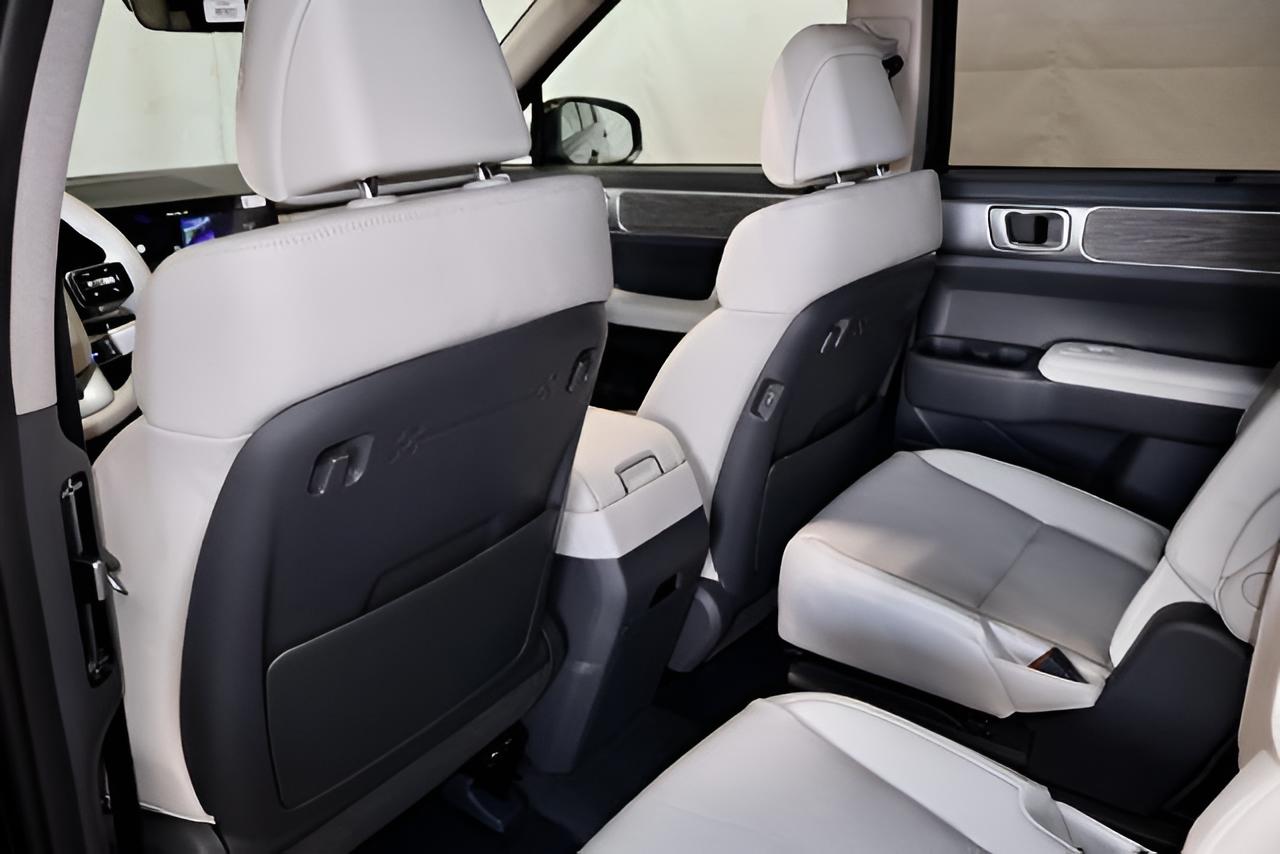 2027 Hyundai SANTA FE HYBRID Limited 6P AWD