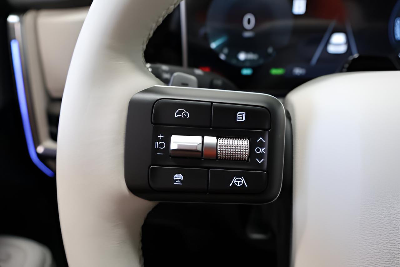 2027 Hyundai SANTA FE HYBRID Limited 6P AWD