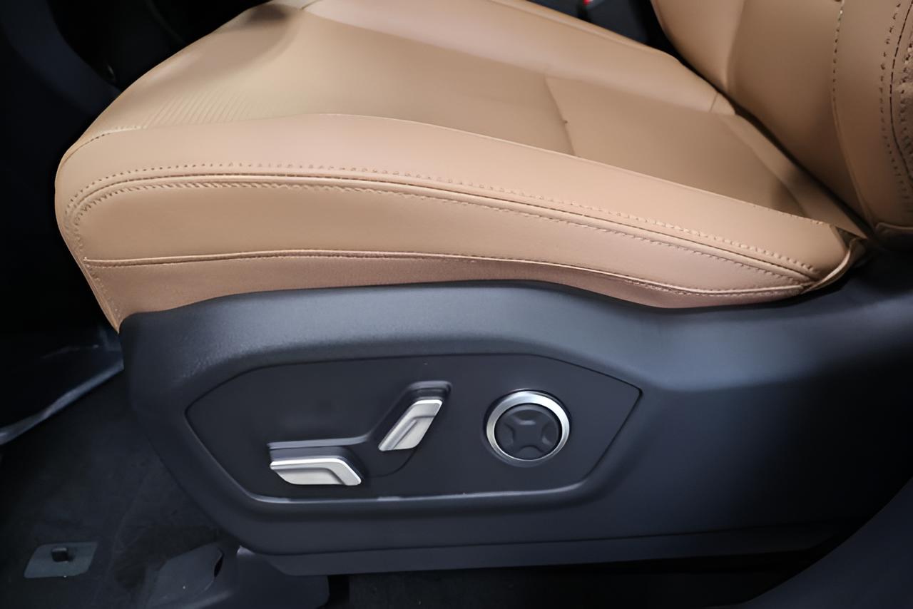 2027 Hyundai SANTA FE HYBRID Limited 6P AWD