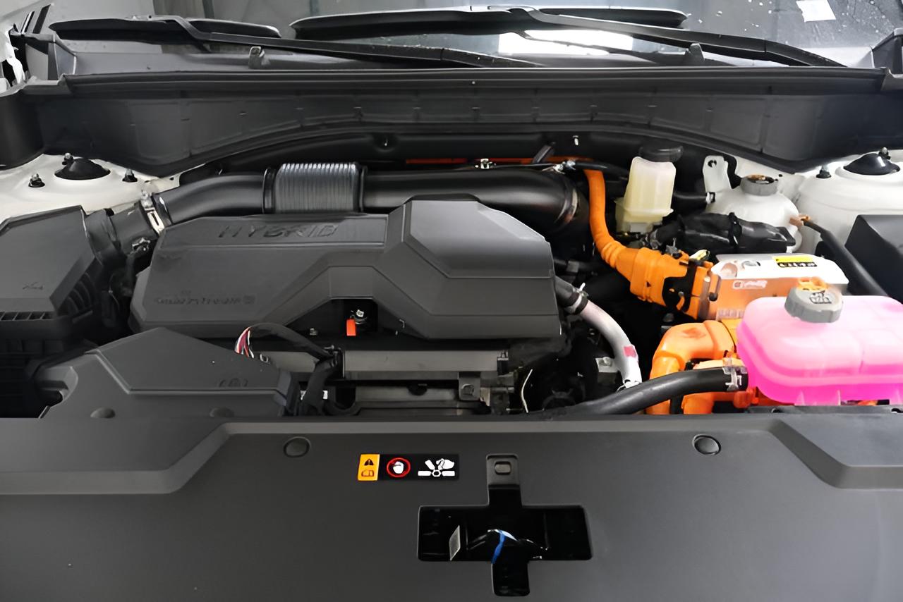 2027 Hyundai SANTA FE HYBRID Limited 6P AWD