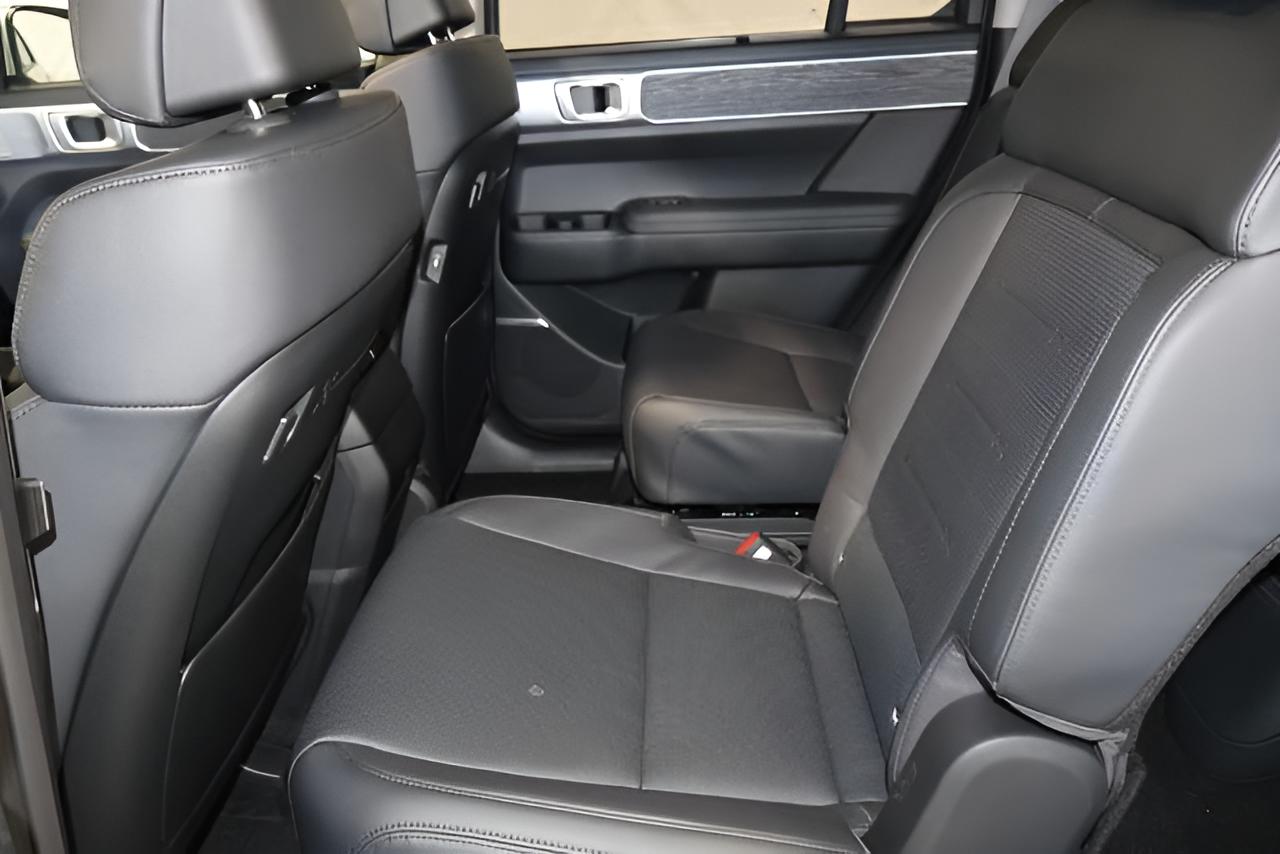 2027 Hyundai SANTA FE Limited 6P AWD