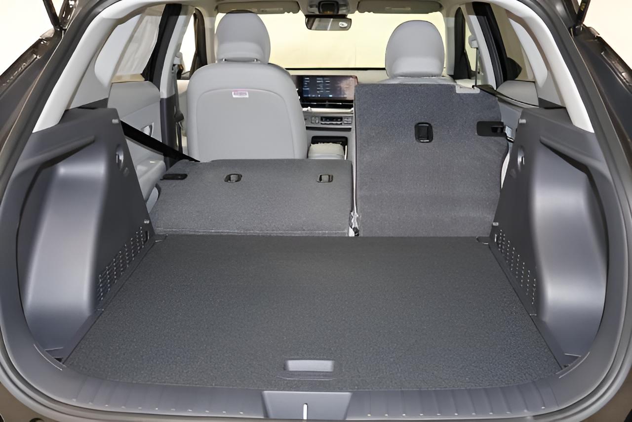 2027 Hyundai KONA SEL Premium FWD