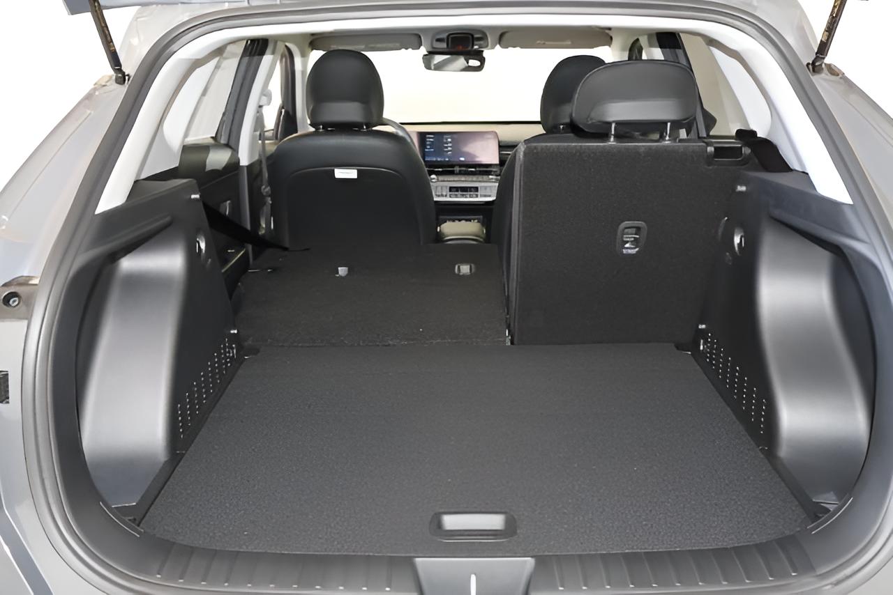 2027 Hyundai KONA SEL Premium FWD