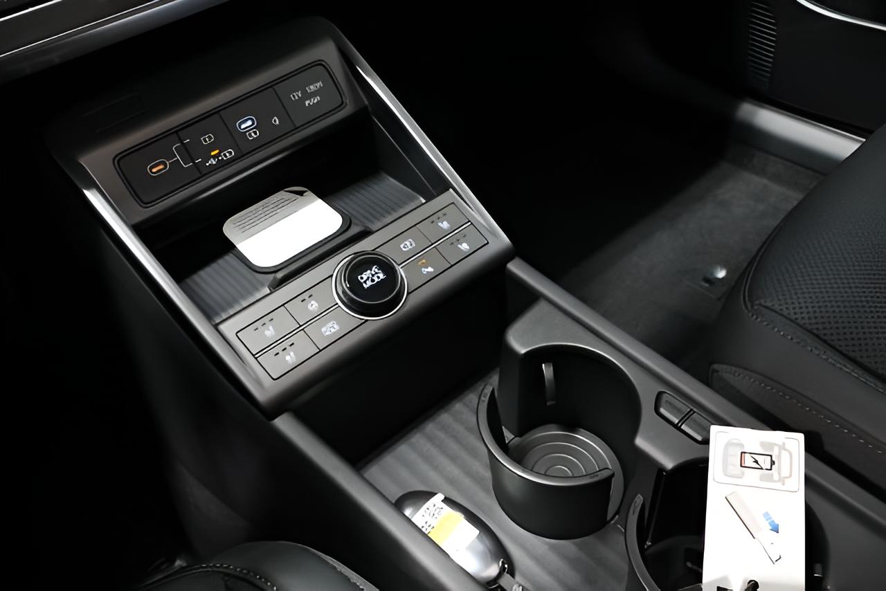 2027 Hyundai KONA Limited FWD