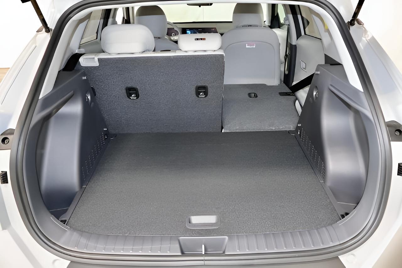 2027 Hyundai KONA SEL Sport FWD