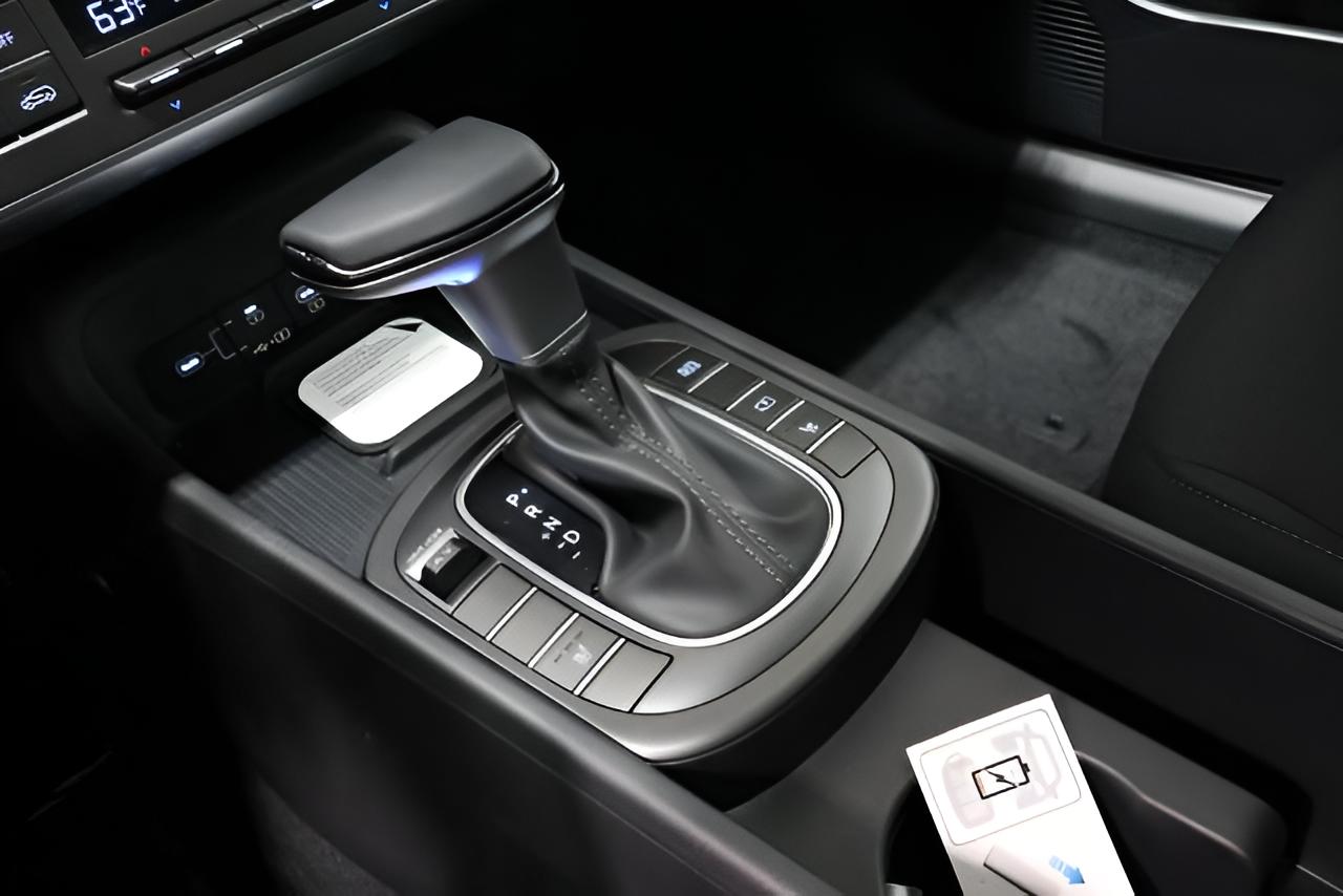 2027 Hyundai KONA SEL Sport FWD