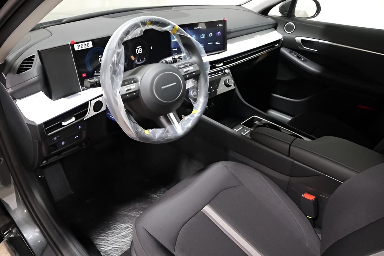 2026 Hyundai Sonata SEL - Photo 12
