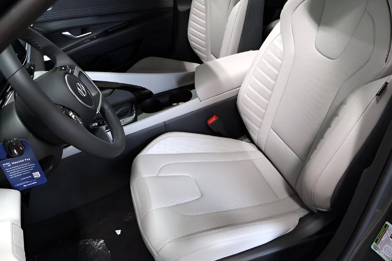 2026 Hyundai ELANTRA Limited Sedan
