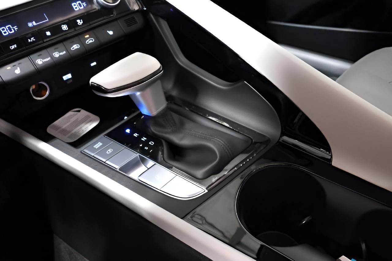 2026 Hyundai ELANTRA Limited Sedan
