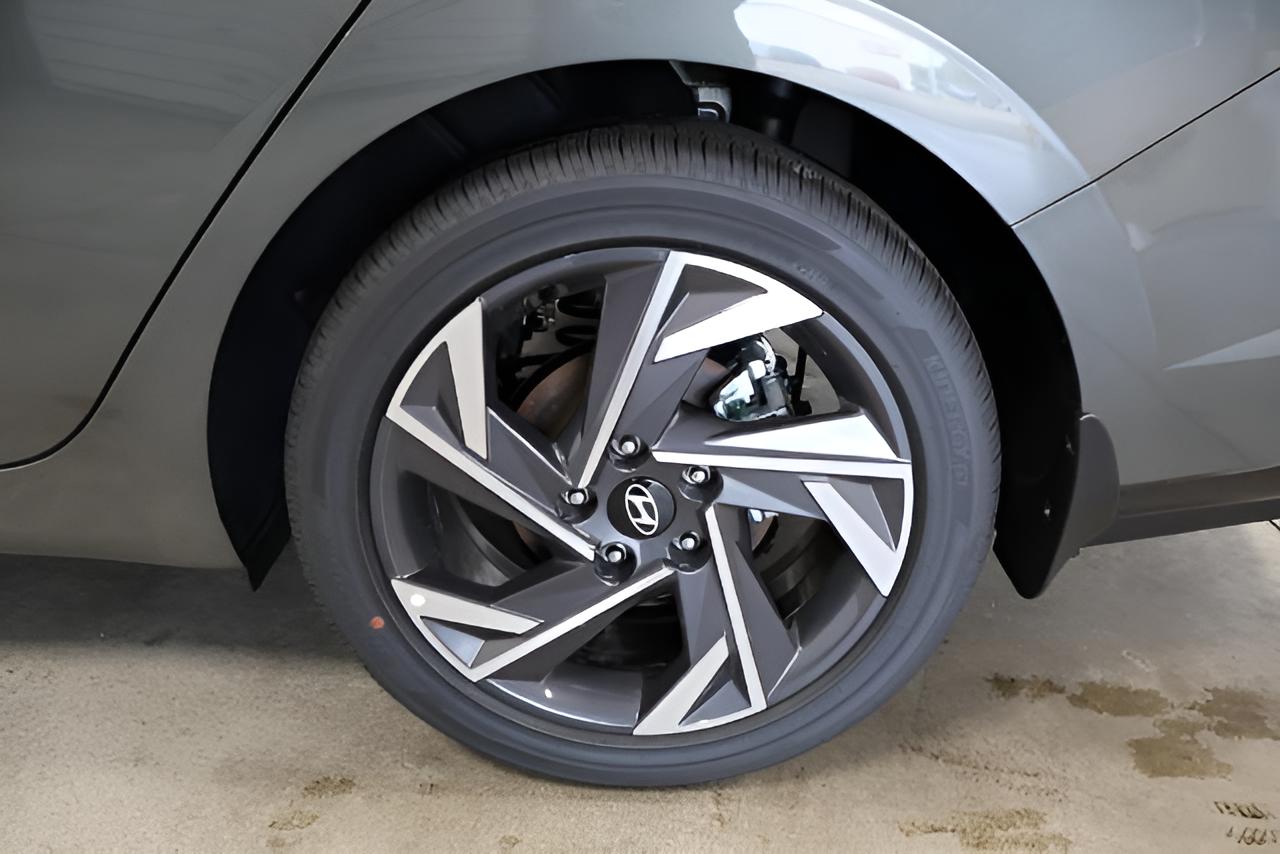2026 Hyundai ELANTRA Limited Sedan