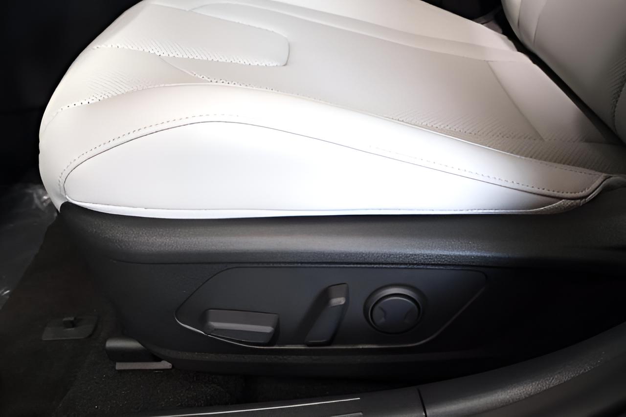2026 Hyundai ELANTRA Limited Sedan