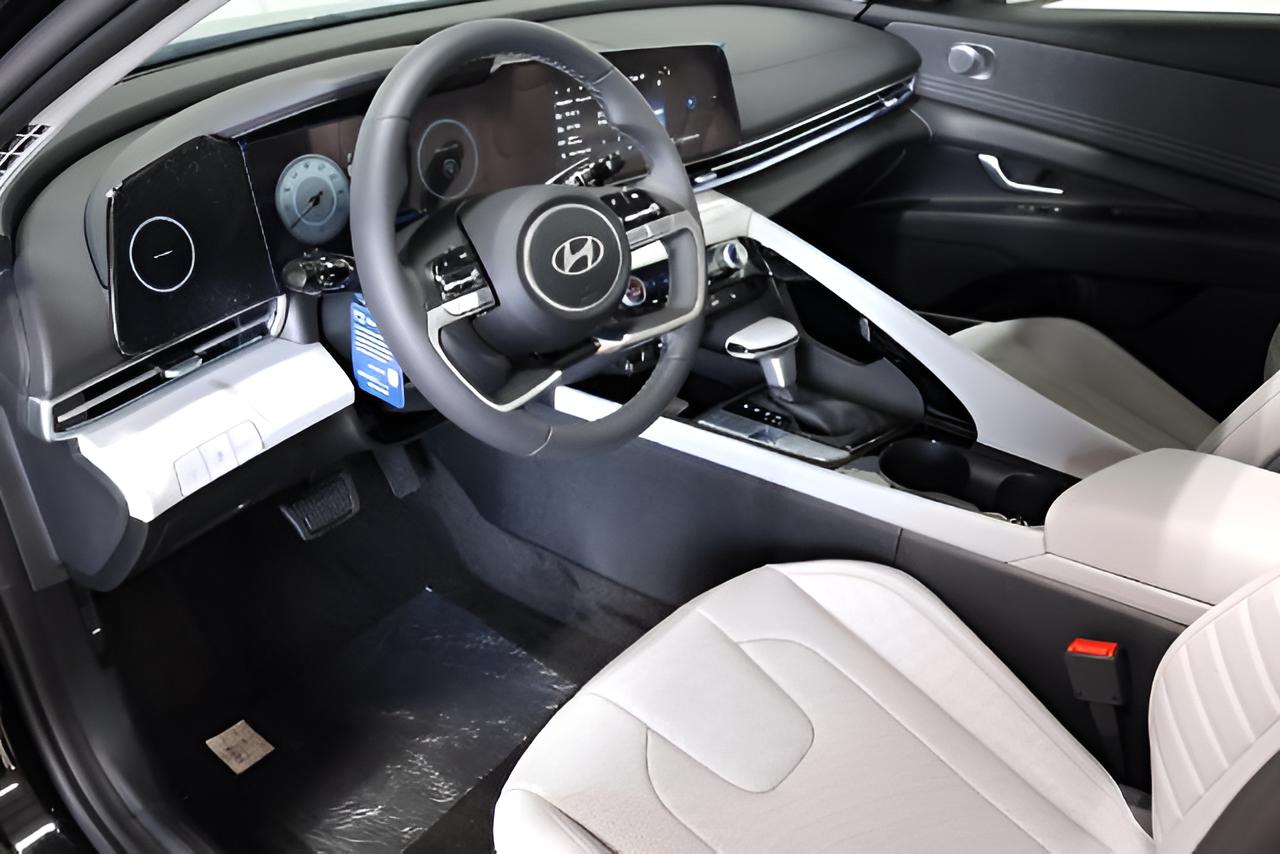 2026 Hyundai ELANTRA Limited Sedan