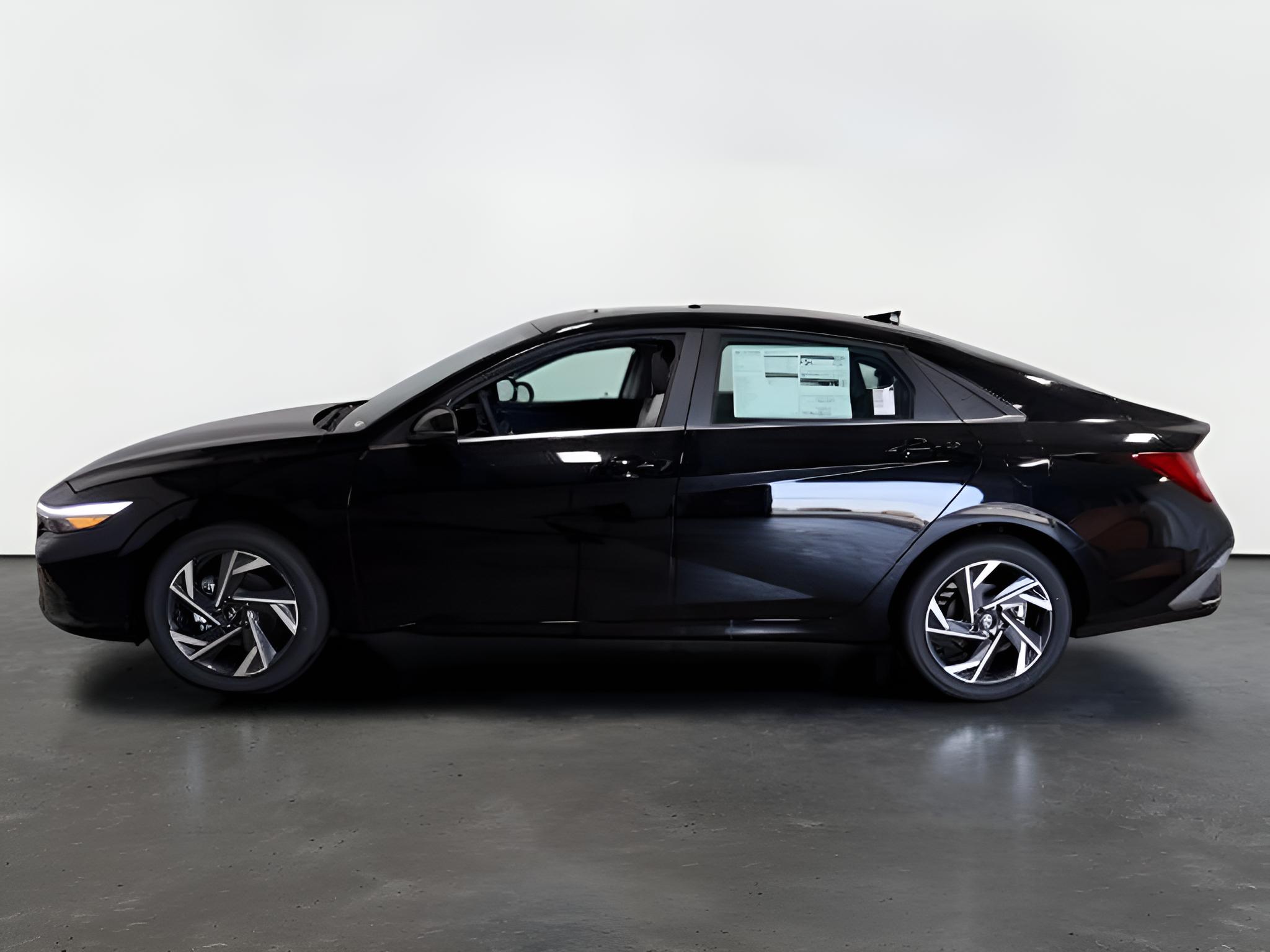 2026 Hyundai ELANTRA Limited Sedan