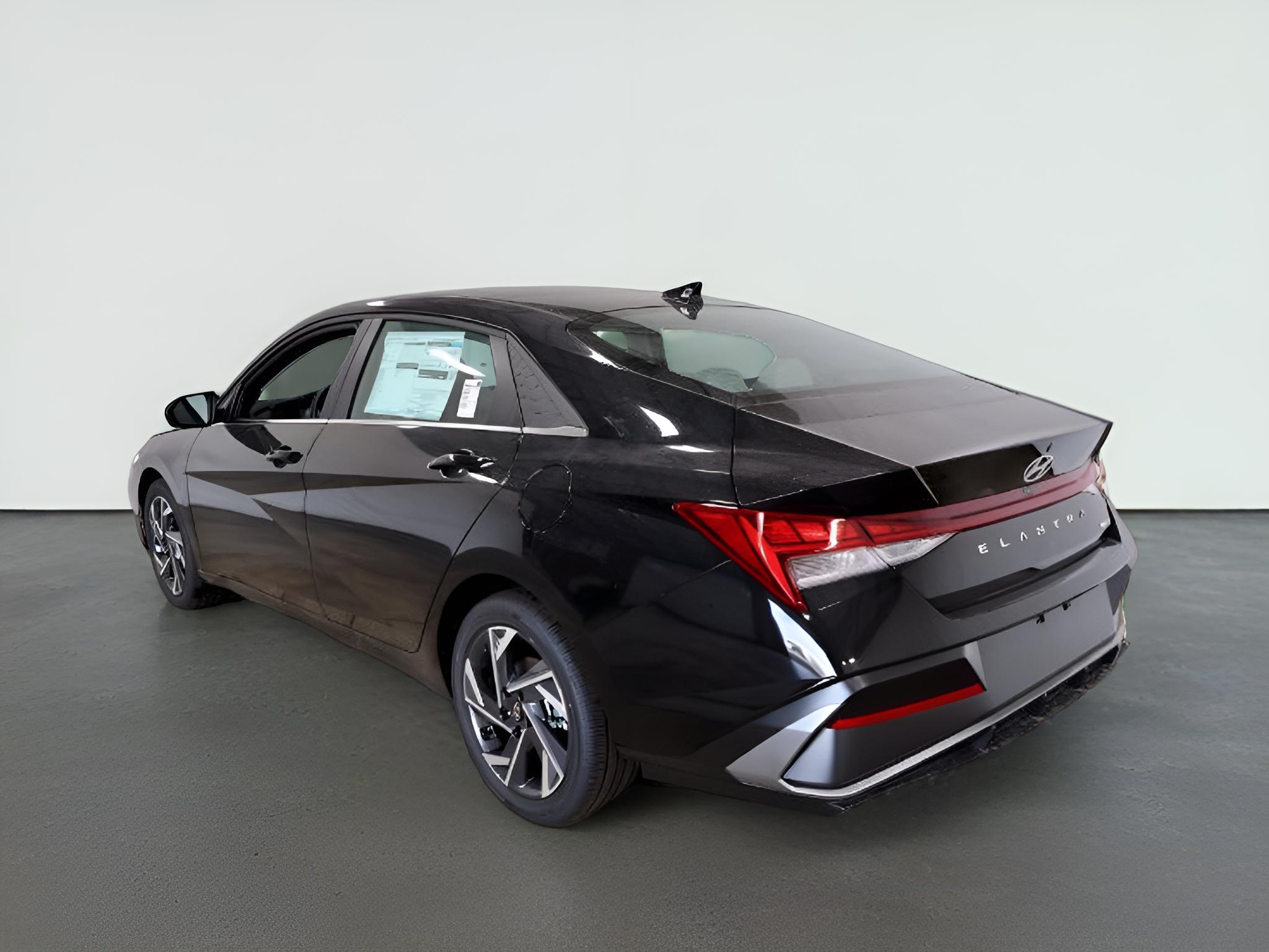 2026 Hyundai ELANTRA Limited Sedan