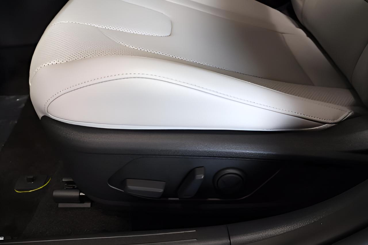 2026 Hyundai ELANTRA Limited Sedan