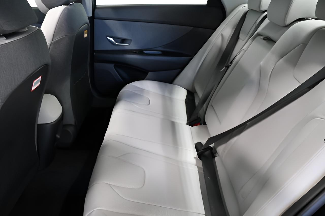 2026 Hyundai ELANTRA Limited Sedan